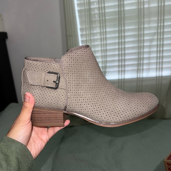 **NEW** Spirit Boots #6 - Picture 1 of 4